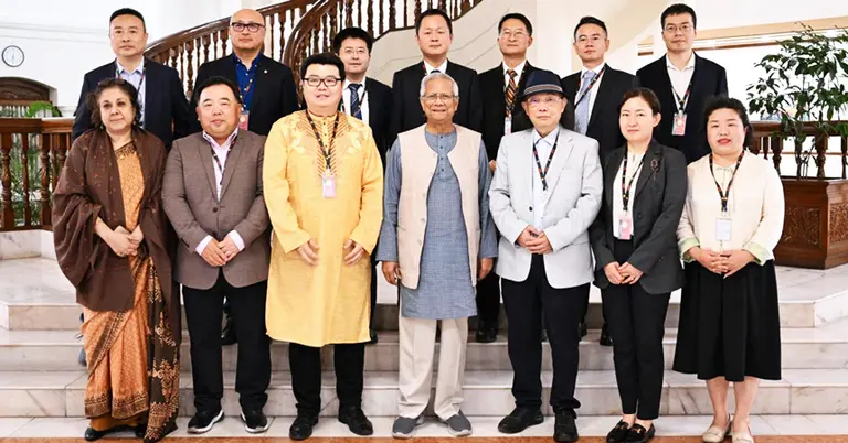 যমুনায় চীন–বাংলাদেশ পার্টনারশিপ ফোরামের প্রতিনিধিদলের সঙ্গে প্রধান উপদেষ্টা